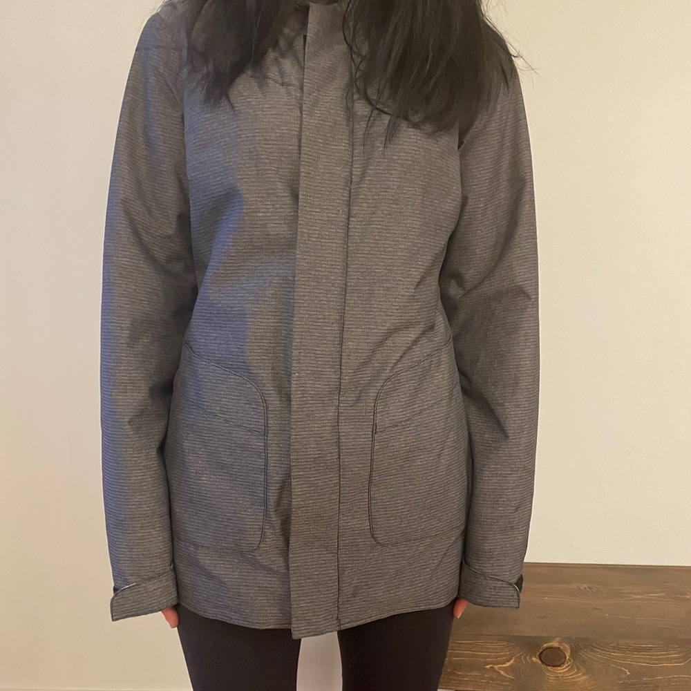Burton women’s snowboard/ski coat-xs- 💜 ❄️